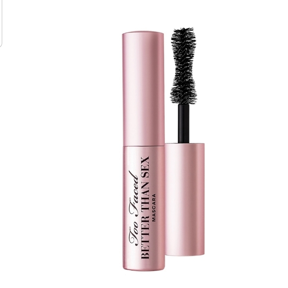 Too Faced Christmas in the City Makeup Set - Picture 8 of 8